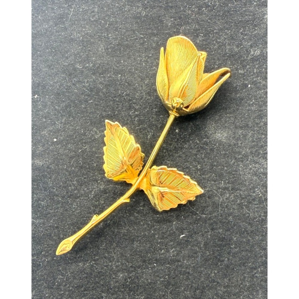 Gold Tone Long Stem Rose Flower Brooch Pin Floral Figural Leaves 2.5 In Jewelry